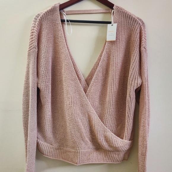 Forever 21 Sweaters - [NEW] Blush pink plunging chunky sweater